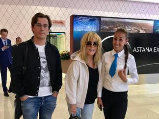 Пугачева и Галкин были замечены в аэропорту Астаны