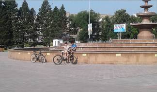 Велопрокатчики Семея недоумевают, почему их гонят с центральной площади города