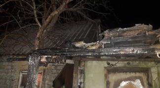 Спящие мать с ребенком едва не погибли в пожаре в Семее