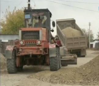 В селе Озёрки ведётся ремонт дорог