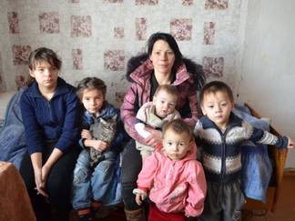 Мать с пятью детьми из Семея поселят в частном доме