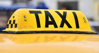 В Астане таксист довёз иностранца до гостиницы за 40000 тенге