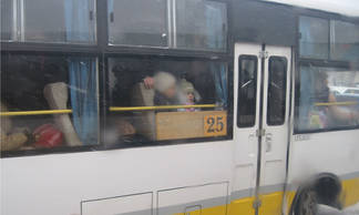 За грубое обслуживание пассажиров на маршруте водителя микроавтобуса на неделю отстранили от работы