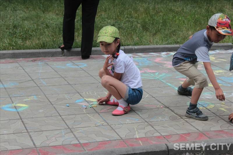 Празднование Дня защиты детей в Семипалатинске (г. Семей)