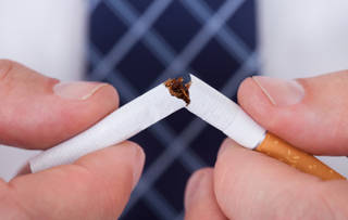 Курящих на работе чиновников накажут в Семее