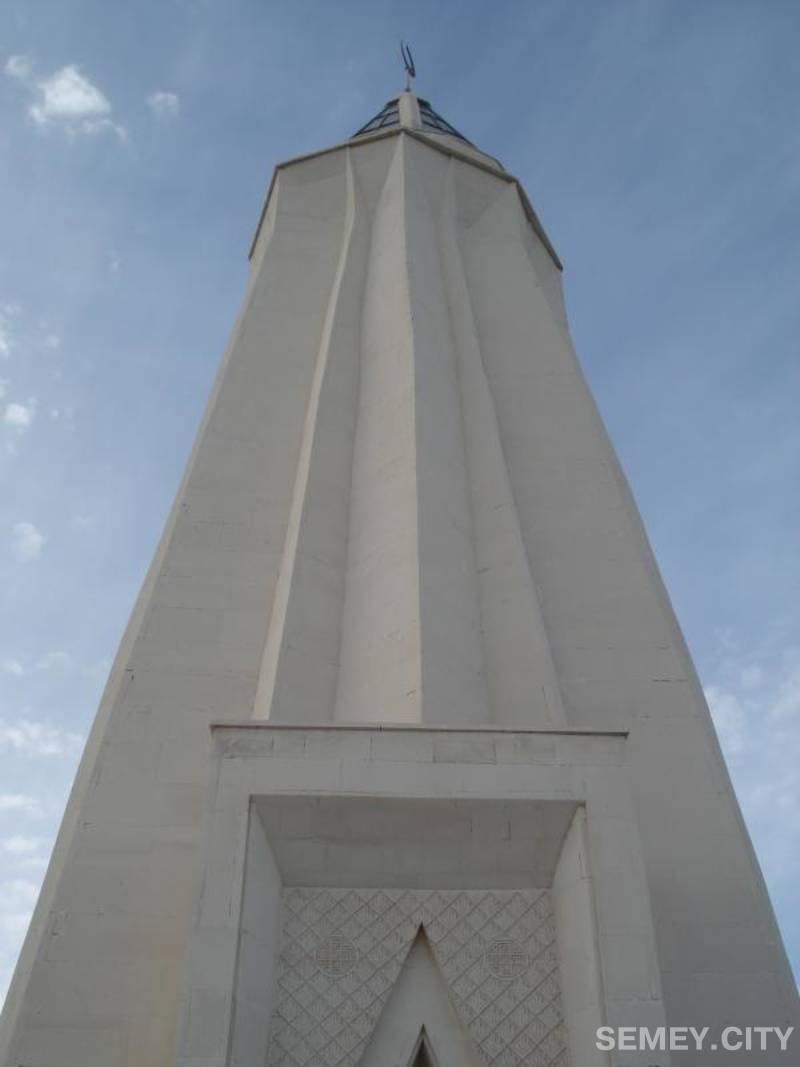 Мемориал Шакарима в Семипалатинске (г. Семей)