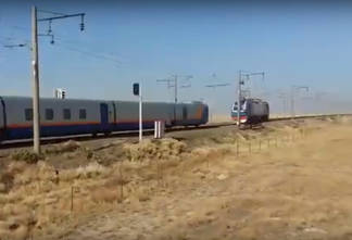 Поезд с отцепленными вагонами пронёсся в Карагандинской области