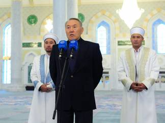 Президента Казахстана поздравил мусульман с праздником Курбан айт