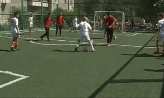 Игроки футбольного клуба «Алтай» побывали в детском доме №3