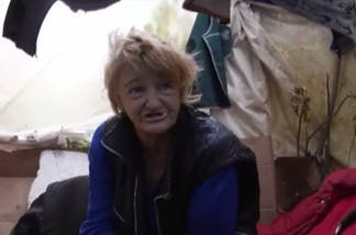Одинокая пенсионерка вынуждена жить в лесу на окраине Уральска