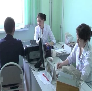 В государственных поликлиниках не хватает врачей! Кто нас вылечит?