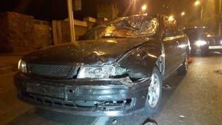 В Алматы мопед на полном ходу врезался в легковой автомобиль