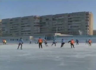 В Семее прошел городской турнир по мини-хоккею с мячом среди спортивных команд