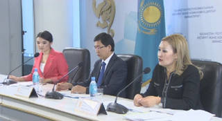 Казахстанские учителя будут выставлять оценки через смартфоны