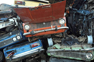 В этом году больше казахстанцев смогут сдать на утилизацию свои старые автомобили