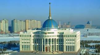 Нурсултан Назарбаев поздравил Владимира Путина с избранием на пост Президента РФ