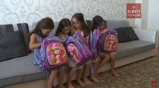 В Алматы девочки-четверняшки готовятся пойти в первый класс