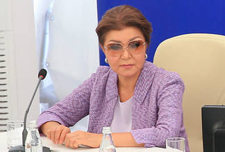 Против пышных приёмов проверяющих выступила Дарига Назарбаева
