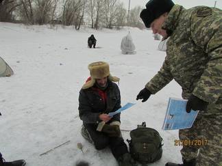 В Семее продолжаются рейды по местам подледного лова