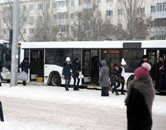 В Астане женщина упала замертво в автобусе
