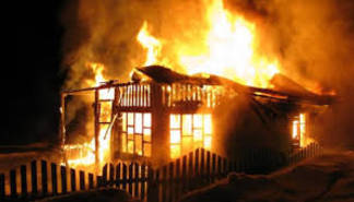 В Семее после ликвидации пожара в одном из дачных домиков обнаружен труп женщины