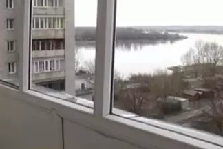 Обещали, но не сделали – после взрыва семейчане живут с разбитыми окнами