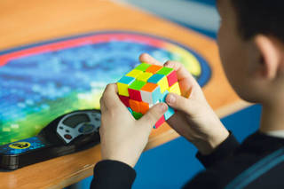 Семейские школьники приняли участие в городском чемпионате по скоростной сборке кубика Рубика