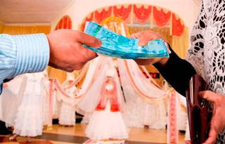 Среди казахстанцев был проведен опрос по поводу размера калыма за невесту