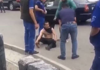 В Алматы мужчина напал на школьницу