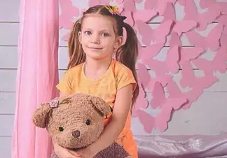 7-летняя девочка из Семея не разговаривает и ходит на носочках