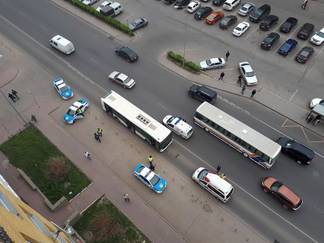 Двух девушек сбил автобус в Астане