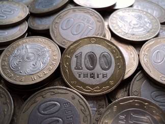 Тенге снова падает
