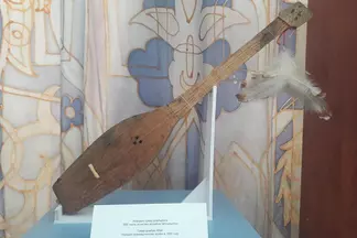 В Семей привезли трёхструнную домбру-талисман Абая