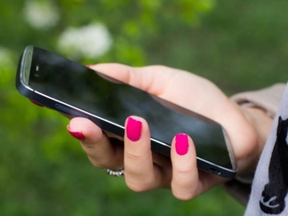 В Семее девушка продала смартфон и заявила в полицию о его краже