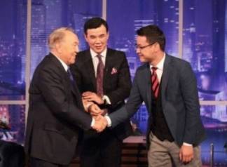 Назарбаев посетил юмористическую передачу «Түнгі студияда»