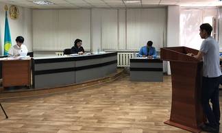 Астанчанина арестовали на сутки за брошенную на землю шелуху от семечек
