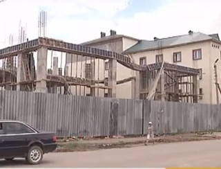 Владельца строительного объекта, на котором пострадали трое рабочих, привлекут к ответственности