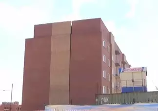 Дом, который трещит по швам, едва не сдали в эксплуатацию