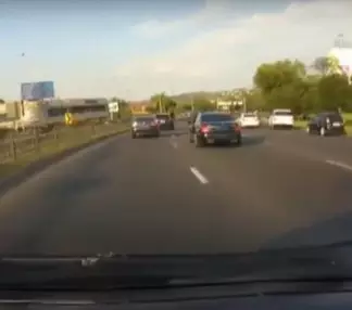 Видео с кортежем без номеров возмутило казахстанских пользователей соцсетей