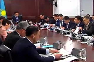 В Казахстане на госслужбу будут приглашать зарубежных специалистов