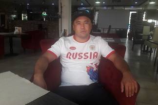 Спасший в России 48 пассажиров в пожаре казахстанец вернулся в Семей
