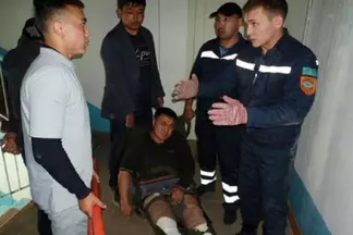 Житель Семея упал с крыши 12-этажного дома и остался жив