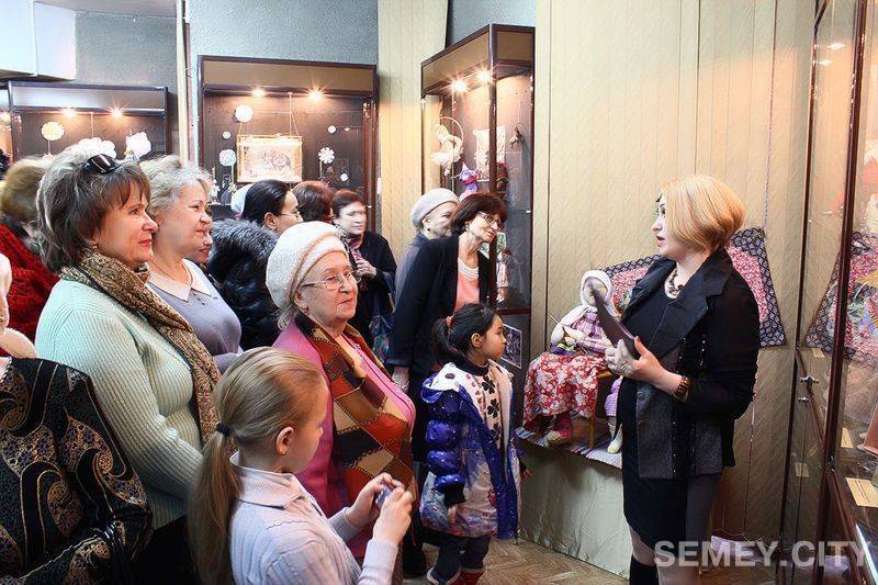 Выставка кукол в музее в Семипалатинске (г. Семей)