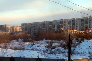 В самом центре Семея годами простаивает огромный участок