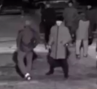 В Актобе группа молодых людей жестоко избила мужчину прямо у подъезда