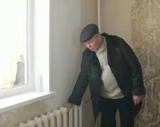 Семейчане замерзают в своих квартирах, оплачивая огромные счета