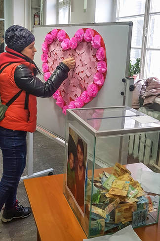 В Семее прошел благотворительный концерт в поддержку школьника, которому необходима срочная операция в России