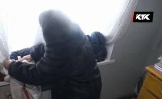 «Унитазы замерзают»: жители арендного дома в Семее жалуются на жизнь