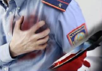 Двое полицейских при задержании преступников получили ножевые ранения