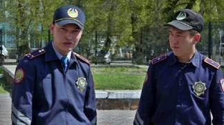 Ребёнка спасли от падения со второго этажа в Семее
